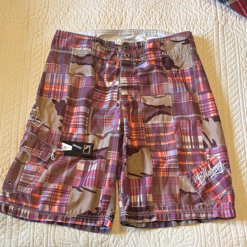 Vintage Y2K Billabong Plaid Camo Boardshorts with RARE billabong surf wax comb